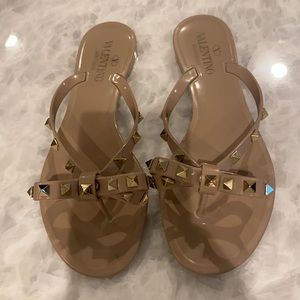 Valentino nude/blush rock stud sandal with bow